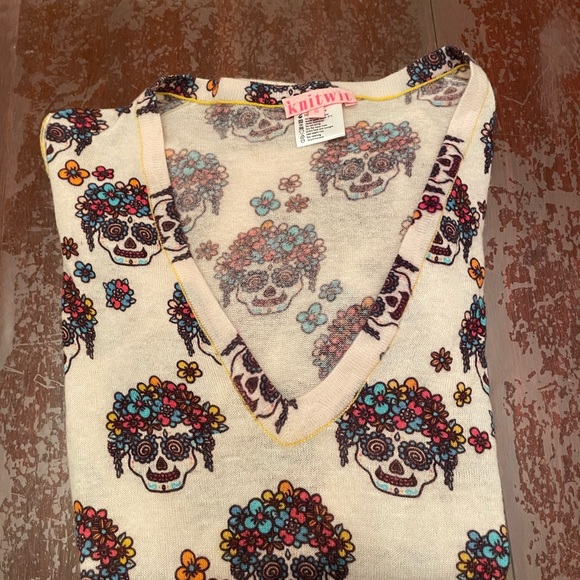 NWOT! CASHMERE! V neck sz S soft Candy Skull Sweater - Picture 2 of 9